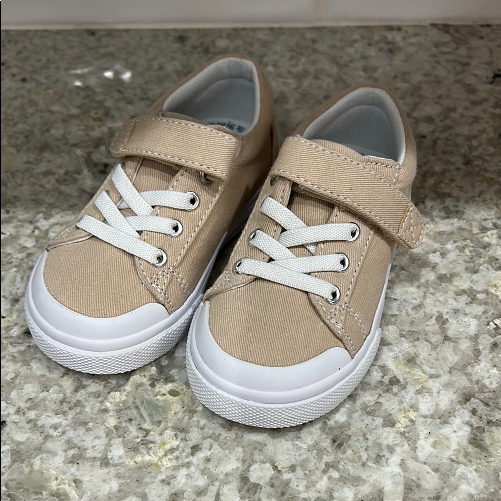 FootMates Tan Kids Sneakers- No Box
